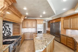 Photo #5: 2740731 Listing 