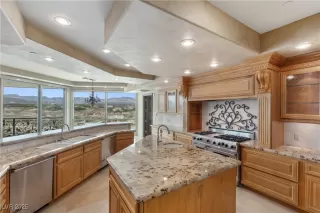 Photo #6: 2740731 Listing 