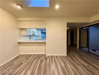 Photo #2: 2740735 Listing 