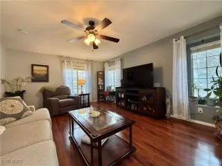 Photo #5: 2740744 Listing