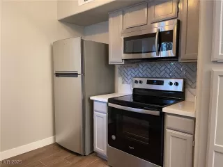 Photo #1: 2740778 Listing