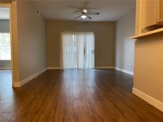 Photo #6: 2740778 Listing