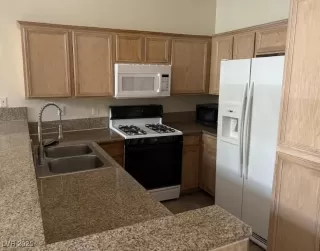 Photo #2: 2740788 Listing