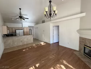 Photo #3: 2740788 Listing