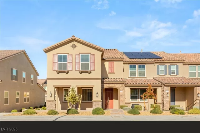 MLS: 2740806 Condo For Sale