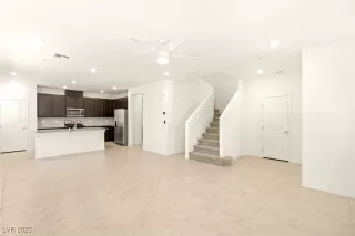 Photo #3: 2740806 Listing