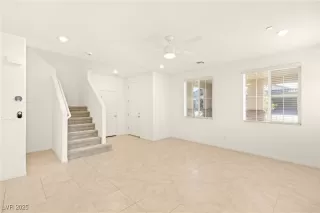 Photo #5: 2740806 Listing