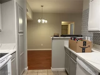 Photo #3: 2740849 Listing