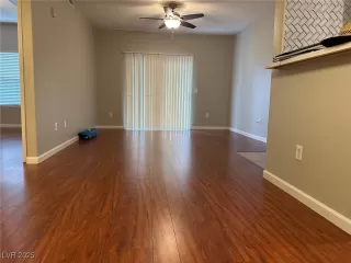 Photo #6: 2740849 Listing