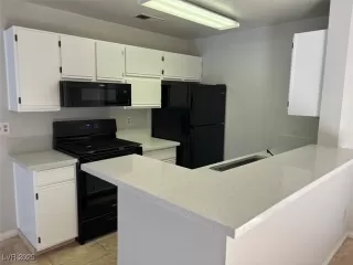 Photo #5: 2740881 Listing