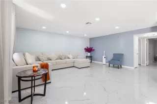 Photo #6: 2740883 Listing 