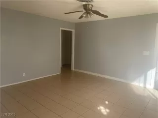 Photo #3: 2740885 Listing