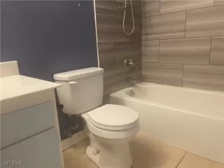 Photo #5: 2740885 Listing