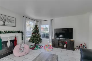 Photo #5: 2740898 Listing