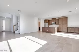 Photo #5: 2740903 Listing 