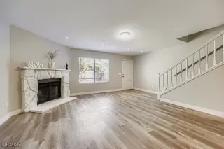 Photo #3: 2740921 Listing