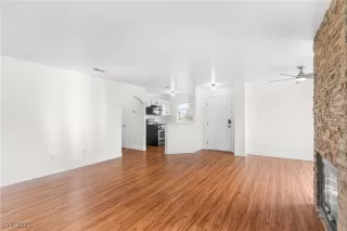 Photo #5: 2740925 Listing 