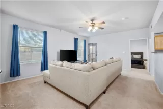 Photo #3: 2740952 Listing