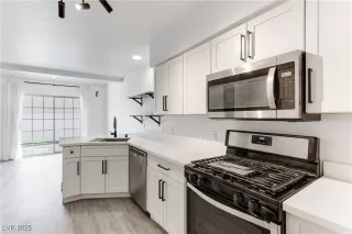 Photo #1: 2740973 Listing 