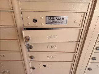 Photo #4: 2740993 Listing