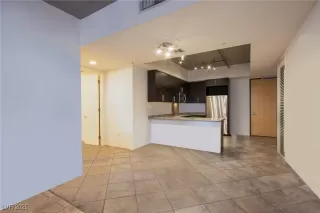 Photo #1: 2740994 Listing