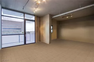 Photo #2: 2740994 Listing