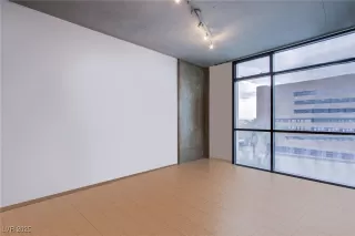 Photo #3: 2740994 Listing