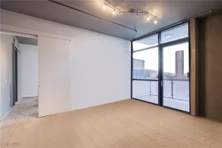 Photo #6: 2740994 Listing