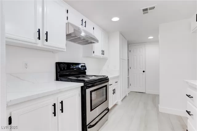 MLS: 2741018 Condo For Sale