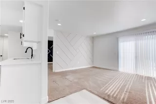 Photo #5: 2741018 Listing