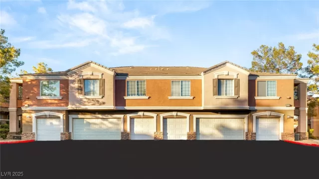 MLS: 2741038 Condo For Sale