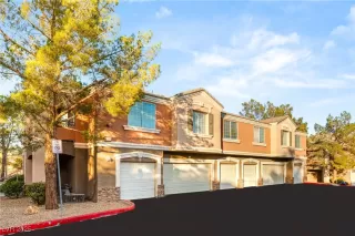 Photo #1: 2741038 Listing