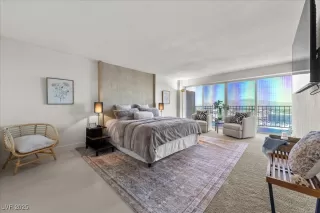 Photo #2: 2741039 Listing