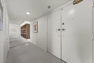 Photo #5: 2741039 Listing