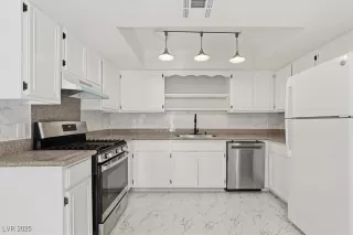 Photo #6: 2741097 Listing 