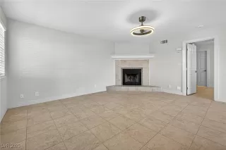 Photo #4: 2741103 Listing