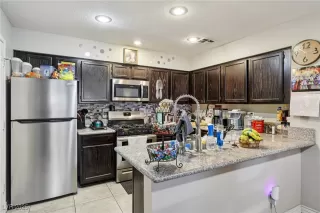 Photo #3: 2741129 Listing