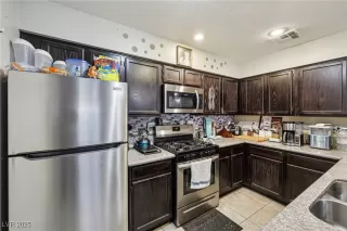 Photo #4: 2741129 Listing