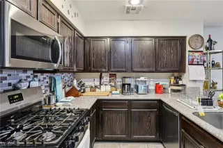 Photo #5: 2741129 Listing