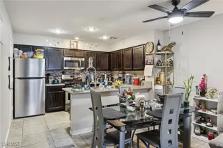 Photo #6: 2741129 Listing