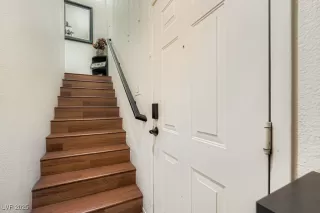 Photo #3: 2741134 Listing