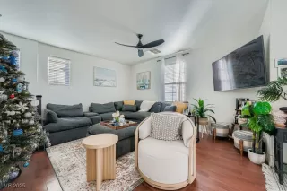 Photo #4: 2741134 Listing