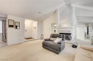 Photo #2: 2741135 Listing