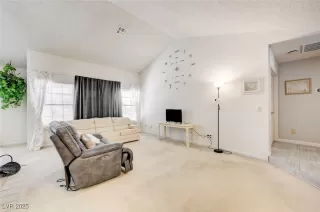 Photo #3: 2741135 Listing