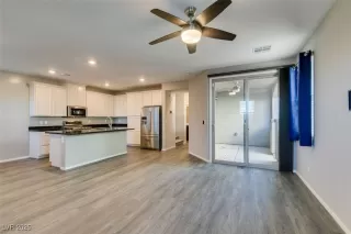 Photo #4: 2741153 Listing