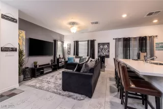 Photo #1: 2741176 Listing 