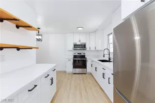 Photo #1: 2741248 Listing