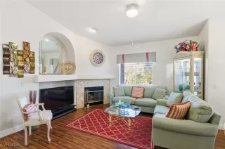 Photo #2: 2741269 Listing