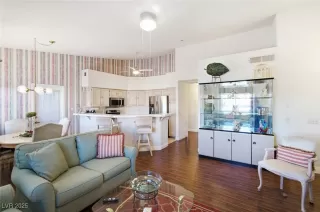 Photo #3: 2741269 Listing