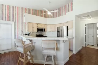 Photo #4: 2741269 Listing